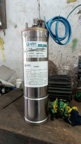 Bomba d'água submersa