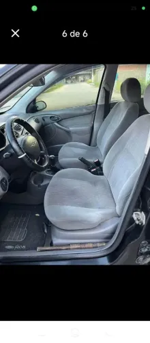 Ford Focus 1.8 16V 5P 2002