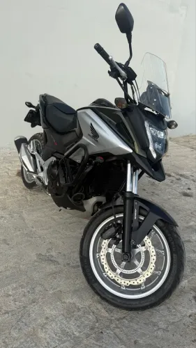 Moto toda revisada sem nada pra fazer ! *