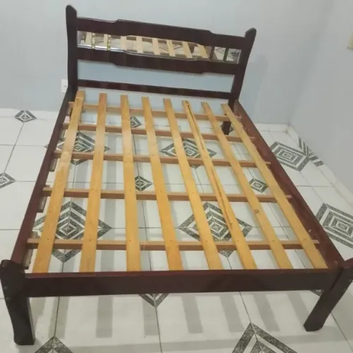 CAMA DE CASAL (EM MADEIRA MACIÇA)