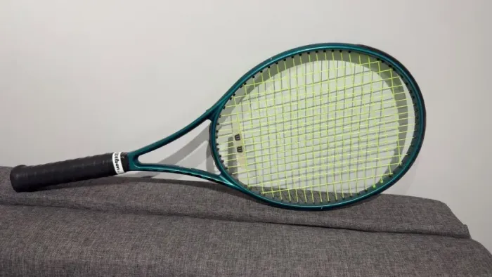 Raquete de Tênis Wilson Blade 100L V9 - Cabeça 100 | 285g | Grip L3 | Encordoada |