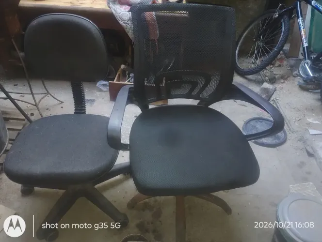 Cadeiras para reparo as duas por 60 Reais