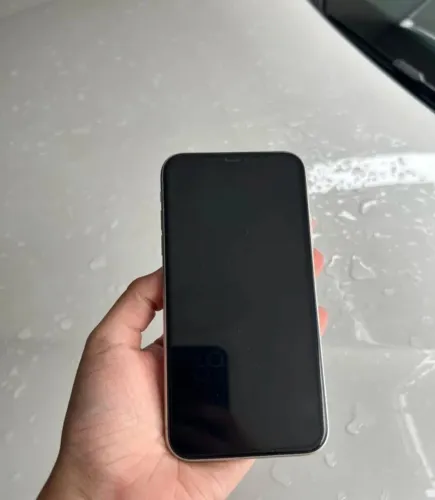 IPHONE 11 - 64GB