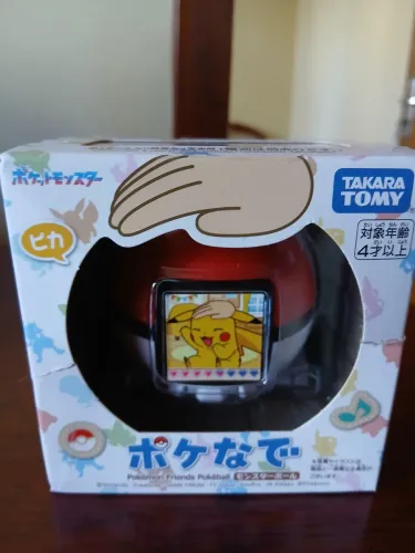 Takara Tomy Pokemon Friends Pokeball.