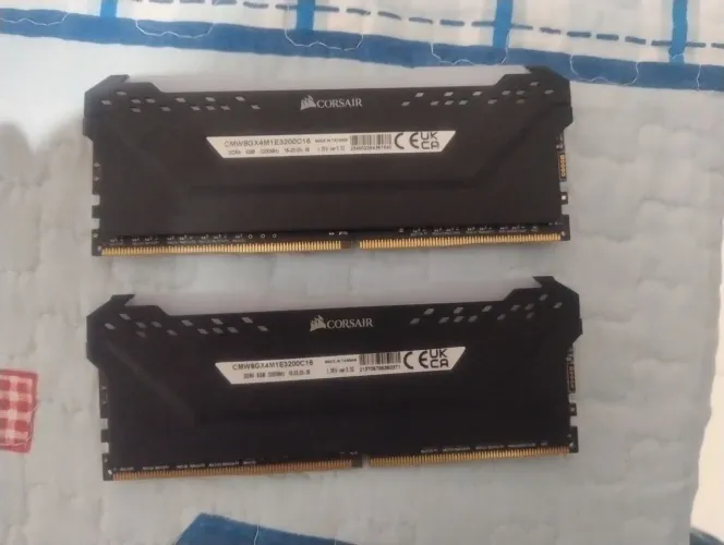 Memória Ram ddr4 Corsair Vengeance RGB PRO 2x8