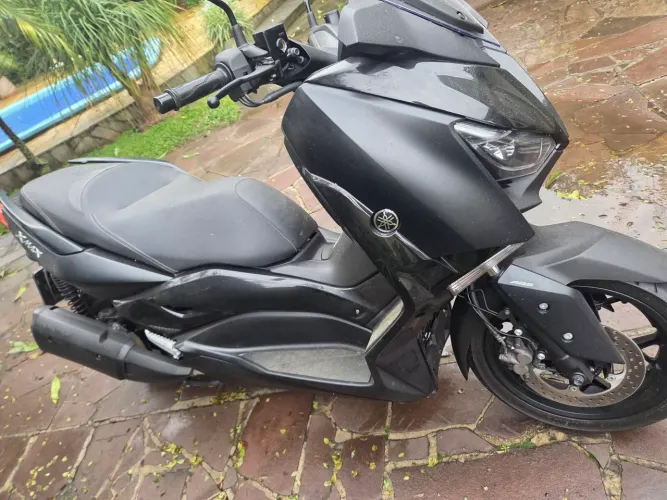 X-Max