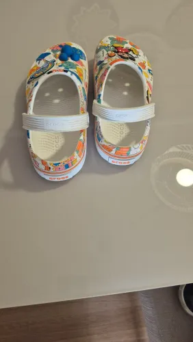Crocs infantil Disney-tam W7 / 35