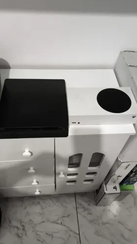 Xbox Series S + PS4 Slim no estado para reparo ou peças
