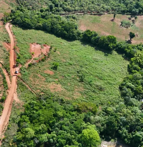 Vende-se chácara de 20 mil metros com CACHOEIRA DENTRO DO TERRENO