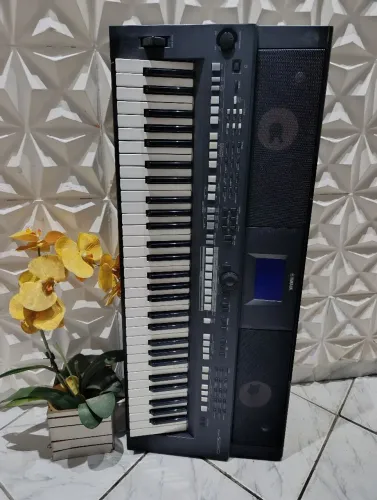 Teclado Yamaha PSR S650 já sampledo ritmos atuais