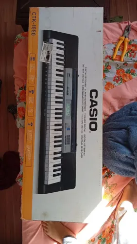 Piano eletrônico