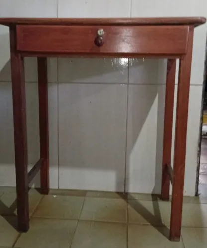 Mesa para estudo.