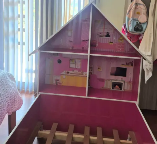Cama de solteiro para menina