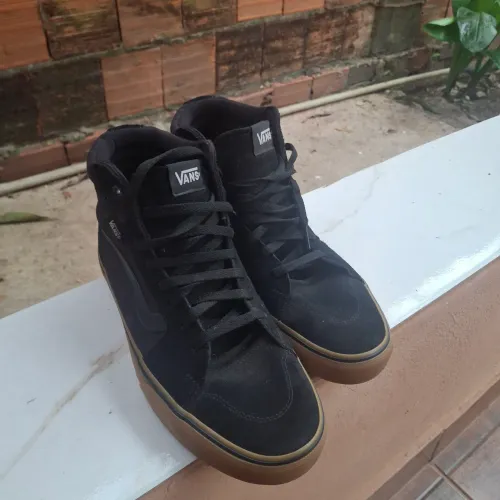 Tenes vans original, so foi usado uma vez ,numeração 41