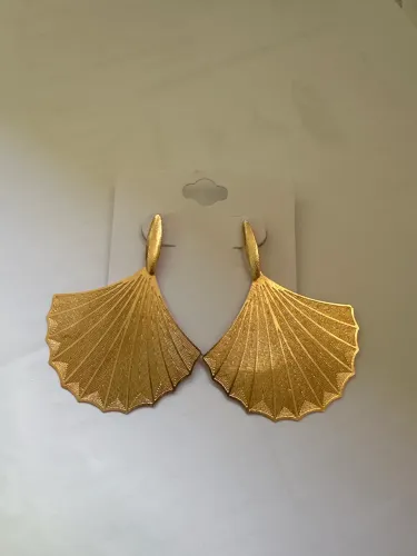 Brincos Dourados leves 