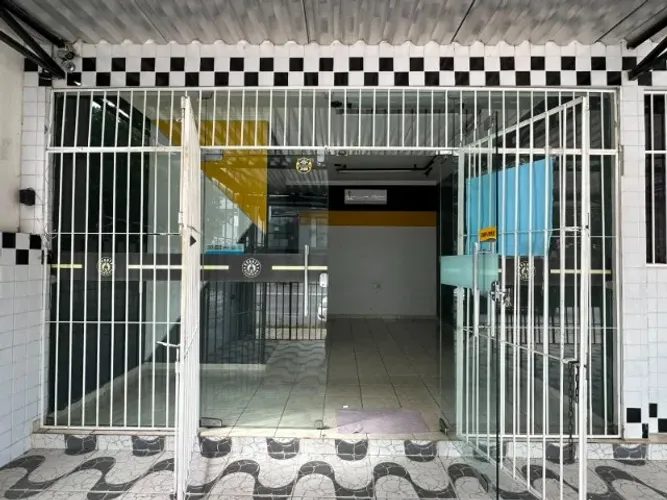 Sala comercial em Jardim Cidade Universitária.