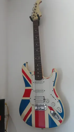 Guitarra Eagle semi nova Aceito Troca em Drone do meu Agrado.