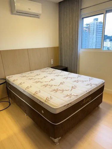 Vendo cama BOX CASAL com colchão Anjos.