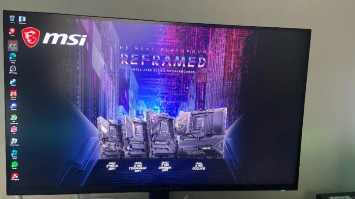Monitor Alienware AW2725QF Dual Resolution