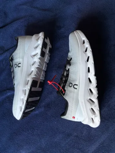 Tenis ON CloudTilt BR40 EUR42