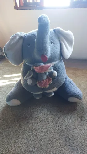 Elefante em pelúcia