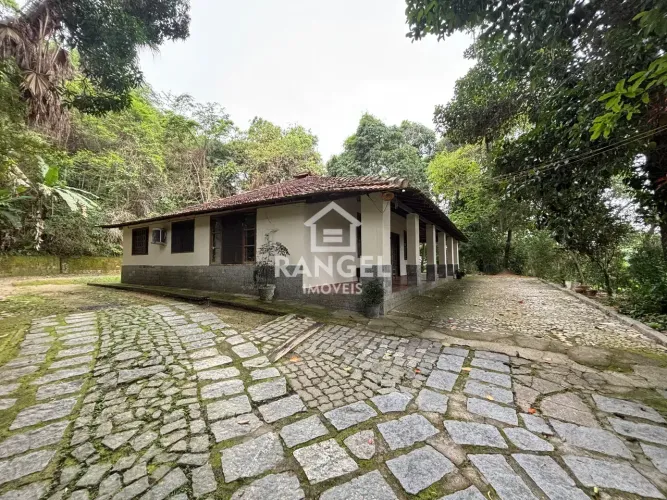 Sítio Comercial com 28.000m², Estrutura para Haras, Piscina e Vista Panorâmica  Vargem