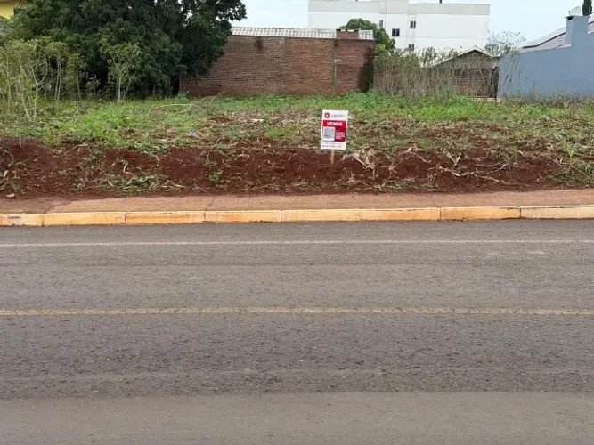 Terreno com 12 metros de frente por 30 de fundos. Localizado no bairro Floresta em Lajeado