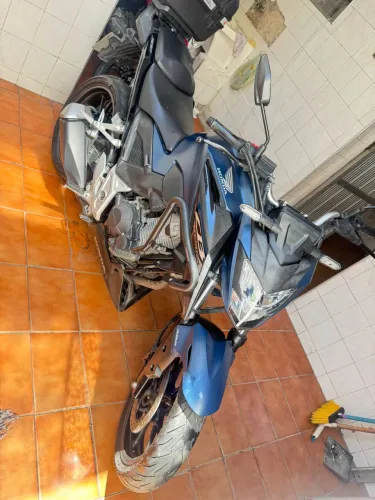 Honda CB 300 Twister 2025 - Na garantia 