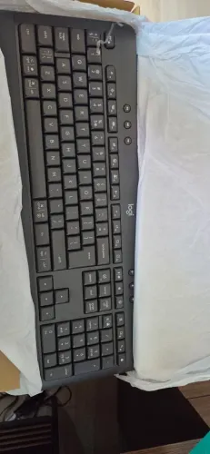 Teclado BLuetooth Logitech K650 Signature praticamente novo