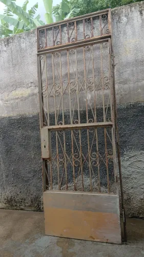 Porta de ferro 