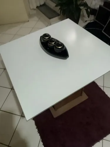 Mesa sem as cadeiras