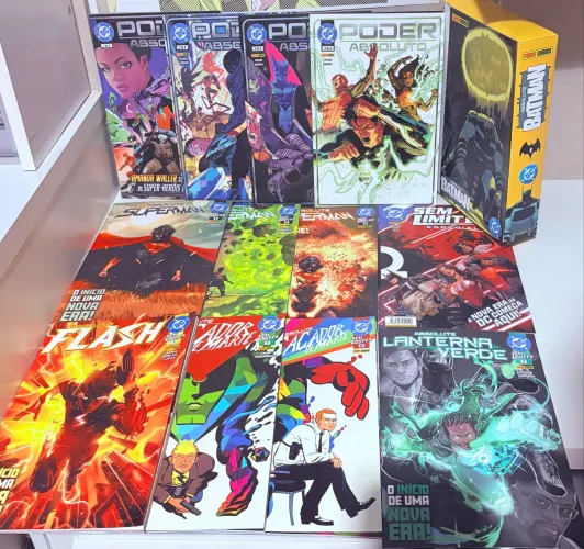 Coleção HQs Universo Dc Absolute (12 revistas) Panini + box de brinde 