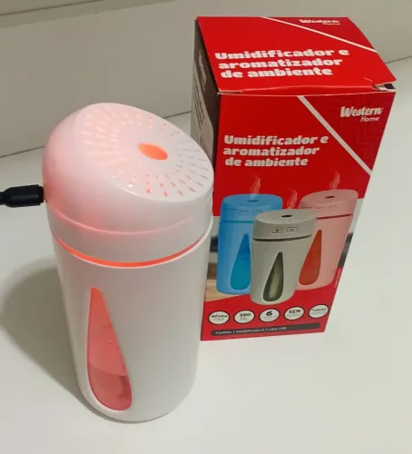 Umidificador e aromatizador de ambientes. 