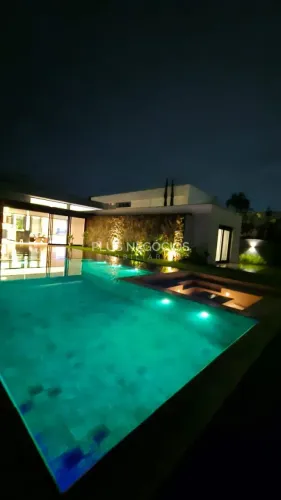 Casa de Luxo à Venda no Condomínio Fazenda Jequitibá, Sorocaba: 3 Dormitórios, Academia, S