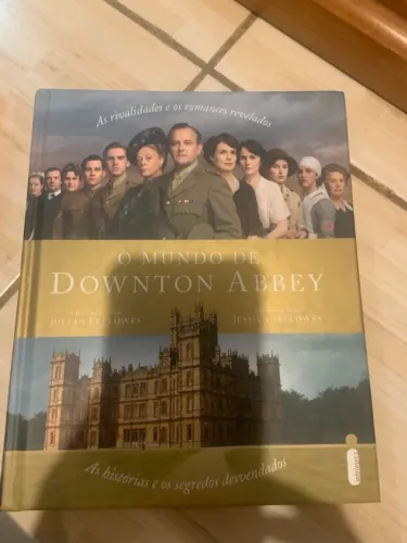 livro O Mundo de Downton Abbey capa dura