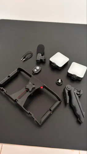 Kit de Iluminação para Celular com Tripé e Controle Bluetooth - R$80