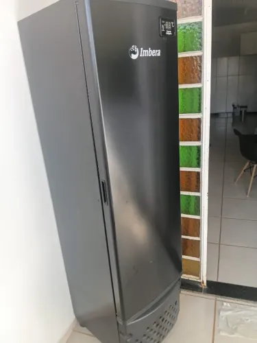 Cervejeira 244 litros Preta CCV 144 IMBERA 220V