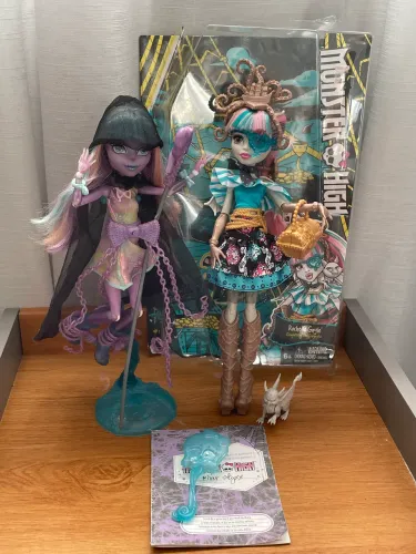 Monster High River Styxx e Rochelle
