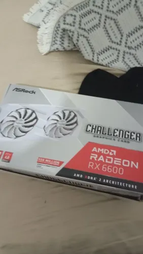 Asrock RX 6600 8GB branca