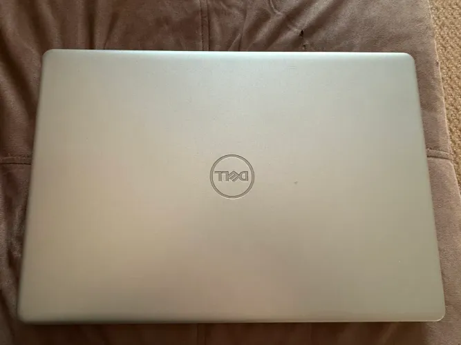 Notebook Dell Inspiron 15 3501 i5 8GB RAM SSD 256GB Tela 15.6?