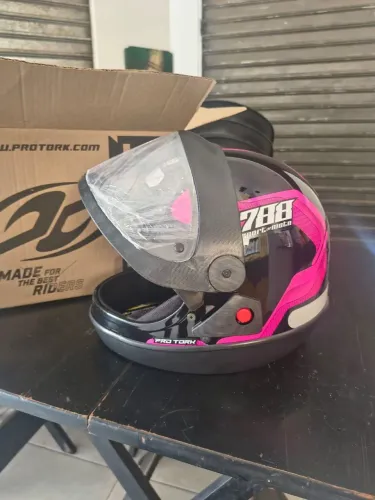 Capacete pro tork novo