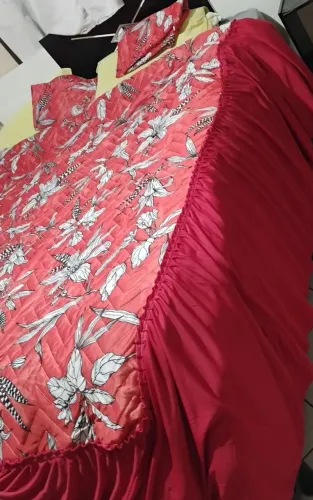 Colcha de cama casal nova mais 2 fronhas