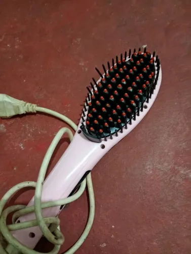 Escova alisadora elétrica