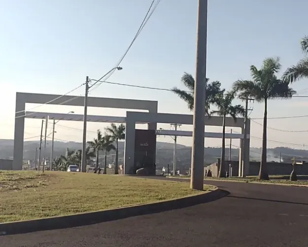 Vendo Terreno Salto de Pirapora