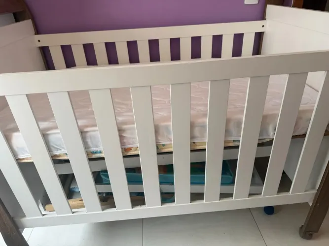 Berço cama com colchão e capa impermeável (nunca usados)