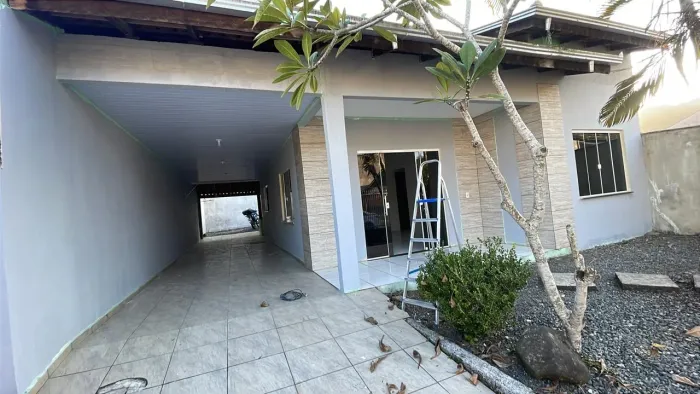 Vendo ou troco por casa de menor valor !