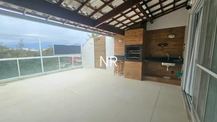 Cobertura linear para venda possui 196 metros quadrados com 3 suítes localizada no Recreio