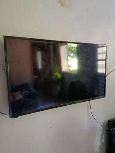 Tv LG não e esmart se quiser assistir filme pega a HDMI e Box