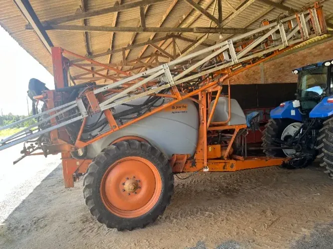 Pulverizador Jacto AM24 Advance 3000 Litros Ano 2012