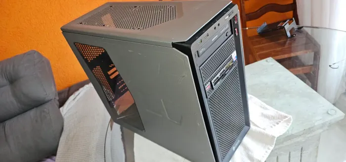 Gabinete Corsair Midle Gray Gamer sem fans